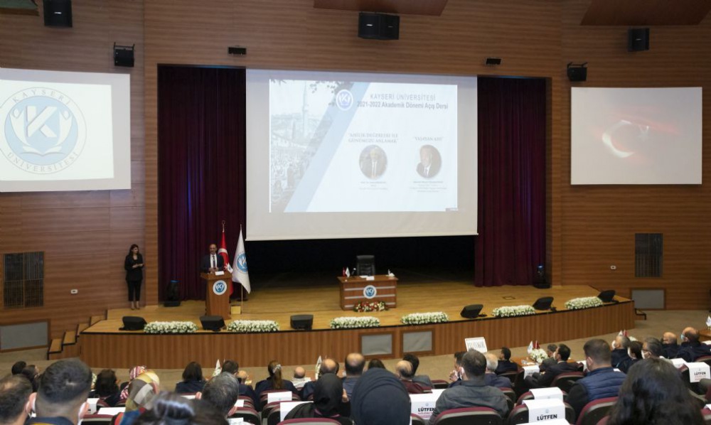 rektor karakaya kayseri universitesinde ahilik degerleri ile gunumuzu anlamak uzerine acilis dersi verdi kirsehir ahi evran universitesi