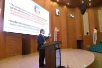 Rektör Karahocagil İhtisas Akademi Kırşehir Programı Kapsamında “Şehir ve Medeniyet” Konulu Bir Konferans Verdi 
